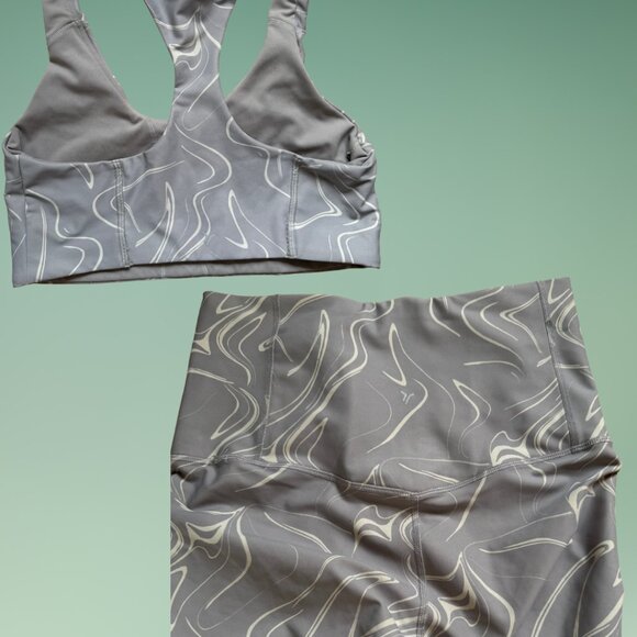 Old Navy PowerSoft Exercise Set - Gray Smoke - Size M - Picture 3 of 4